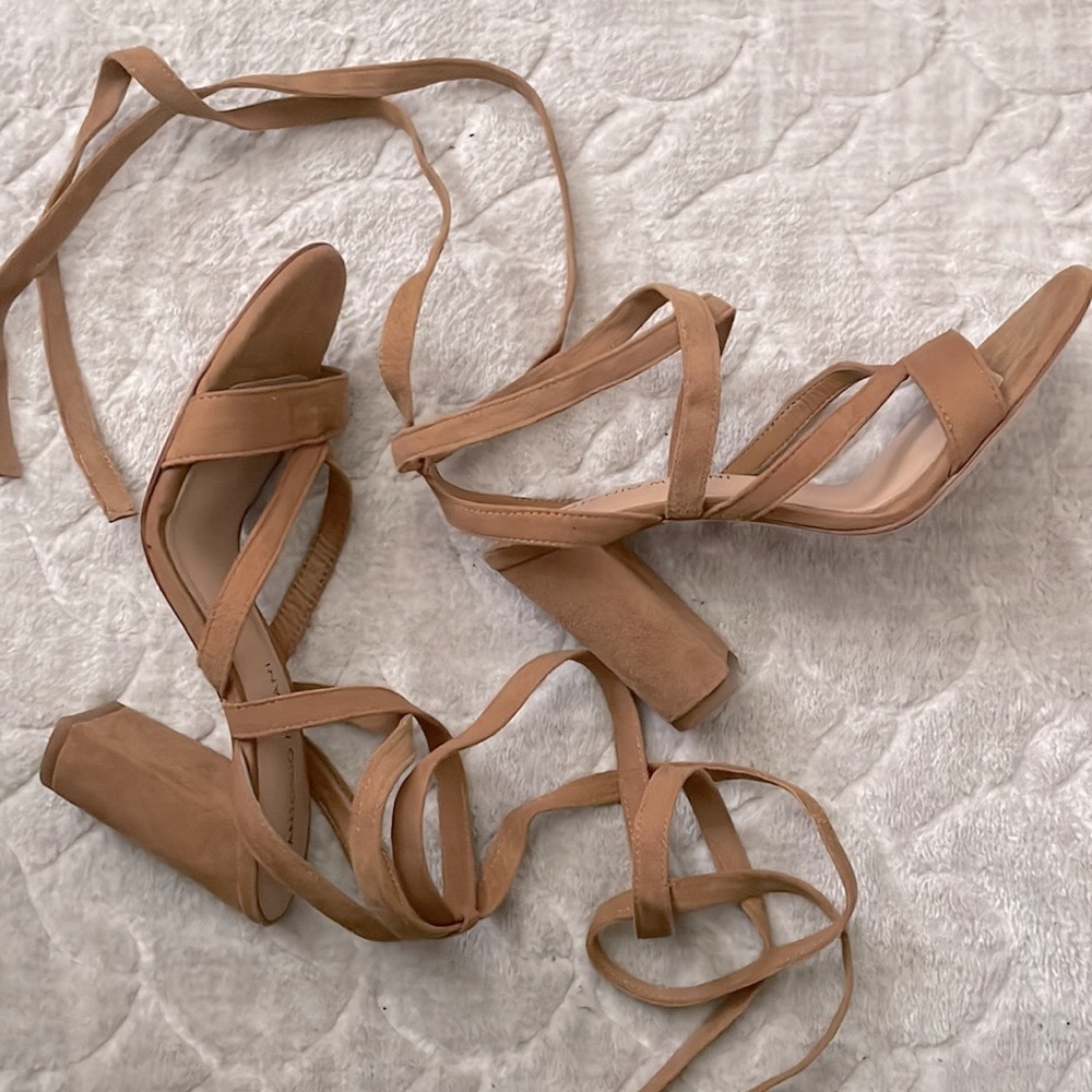 NWOT Antonio Melani Wrap Heels